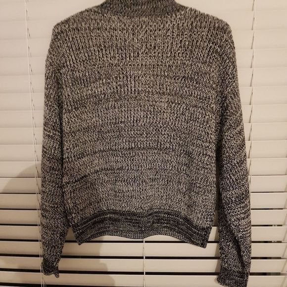 NWT ABOUND Nordstorm brand women's black sweater top, Size Medium - Picture 4 of 11